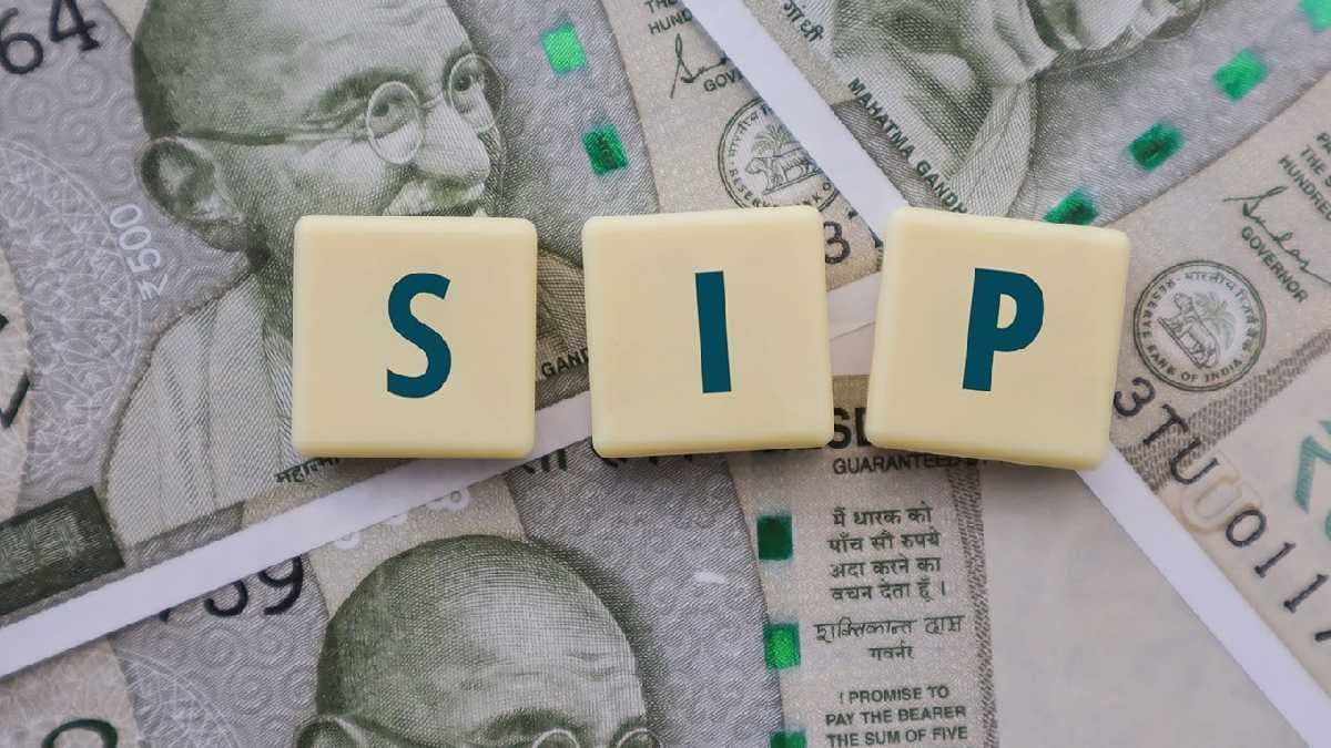 Power of Rs 12500 SIP can give you generate more than Rs 1 crore corpus