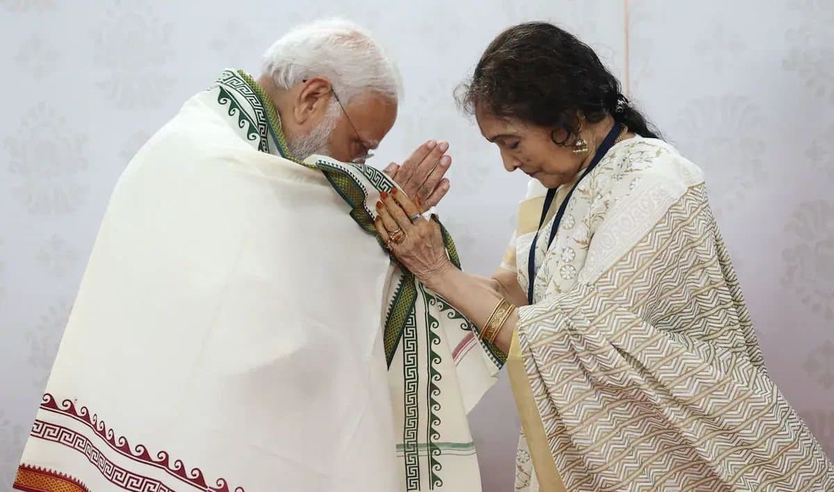 MODI: কিংবদন্তী অভিনেত্রী বৈজয়ন্তীমালার সঙ্গে দেখা করলেন প্রধানমন্ত্রী