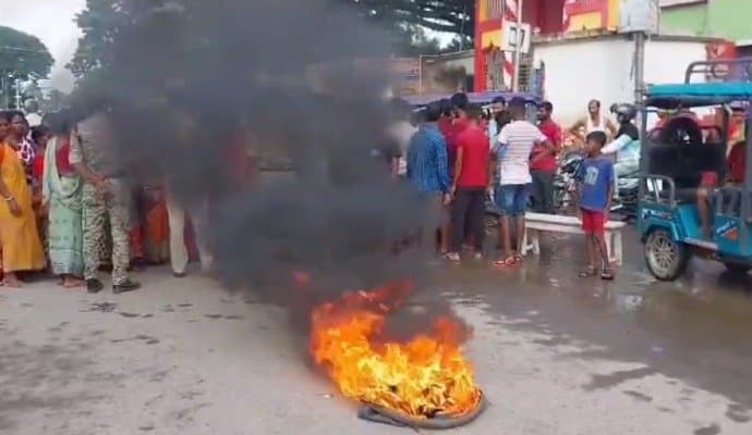 student died, protest in malda gnr 