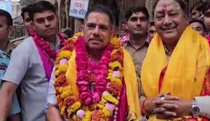 ROBERT: সঠিক সময়ে সঠিক সিদ্ধান্ত নেব: রবার্ট বঢরা