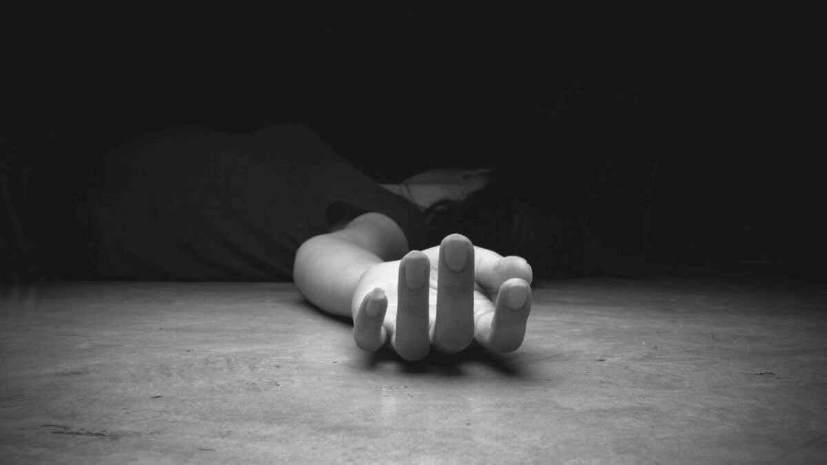 Kolkata School student dies in road accident Bansdroni gnr