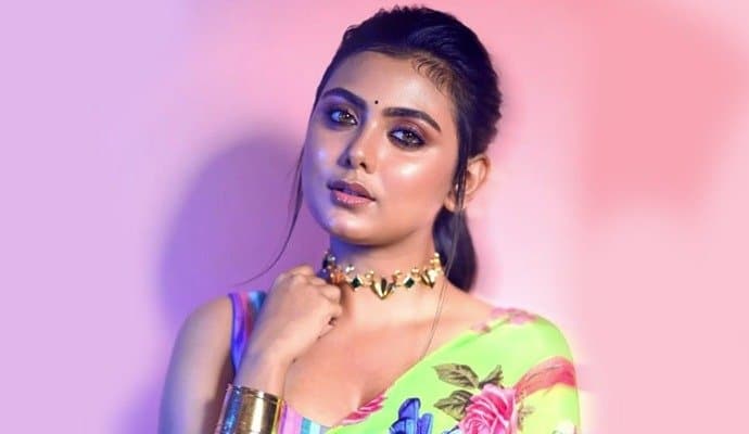 Bangladesh: বাংলাদেশের তৃতীয় ছবি ইধিকার? নায়ক কে? 
