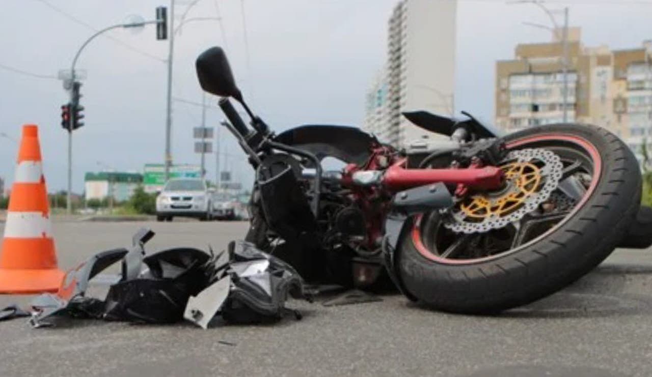  3 dead in bike accident in raghunathganj in malda gnr