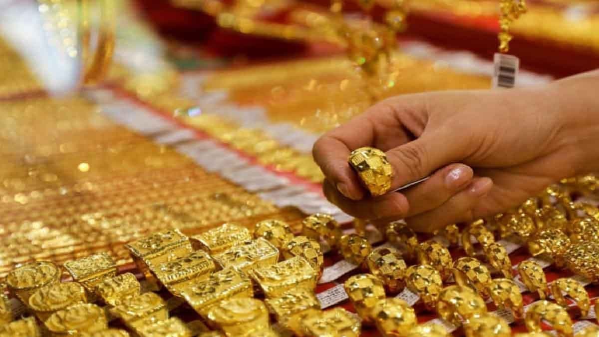 Gold Price Changes Today Check 22 and 24 Carat Gold Price on 1 June