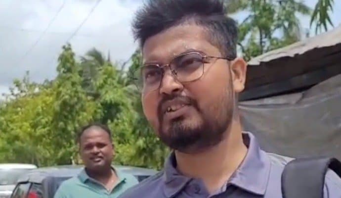  4000 students stuck in bangladesh amid student protests