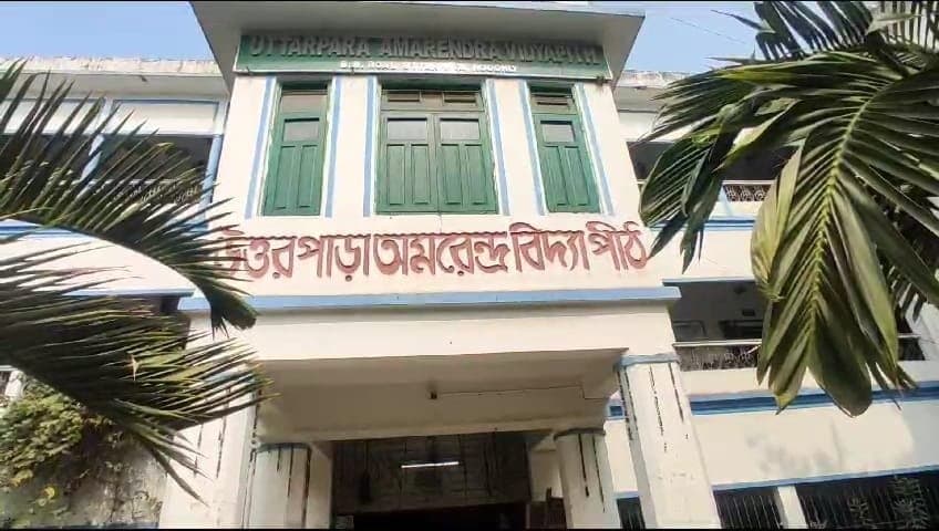 Madhyamik Exam: মাধ্যমিক দিতে গিয়ে ধরা পড়ল ভুয়ো পরীক্ষার্থী