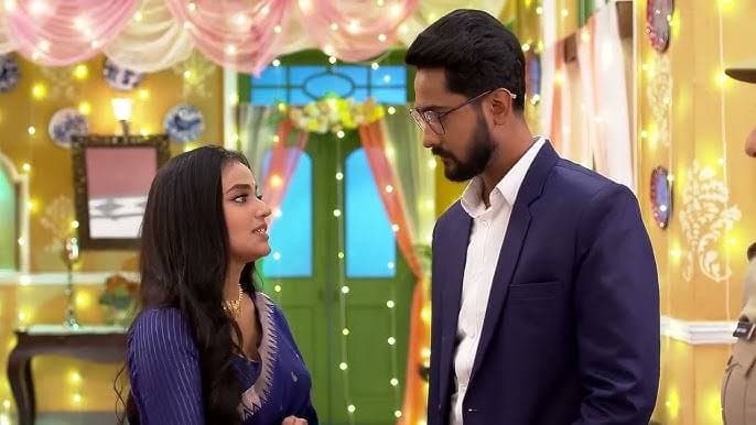 zee banglas popular serial anondi which starring writwik mukherjee and annwesha hazra crossed 100 episode ent