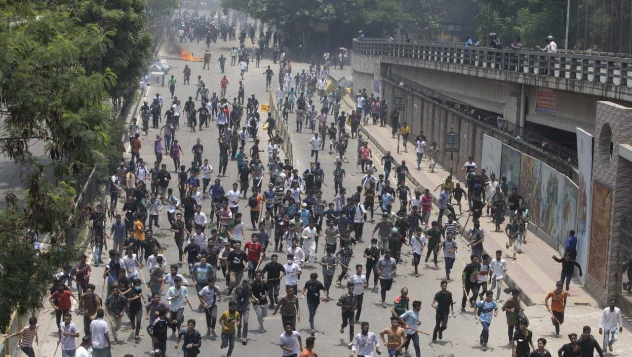 Bangladesh Protests, 17 dead as student-police clashes rage on over job quotas gnr