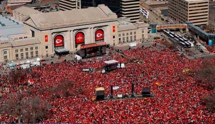 Shooting at Kansas City Super Bowl victory rally kills at least one, injures 21