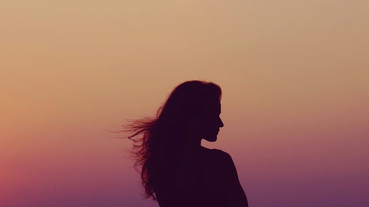 A Hollywood actor bought virginity of a 22 years old girl for 18 crores at an auction