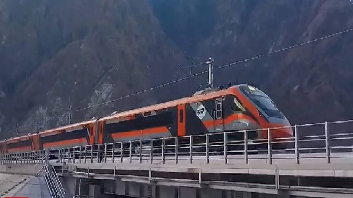 আরও এক মাইলস্টোন, দুনিয়ার সবচেয়ে উঁচু রেল-সেতুতে সফল বন্দে-ভারতের ট্রায়াল রান