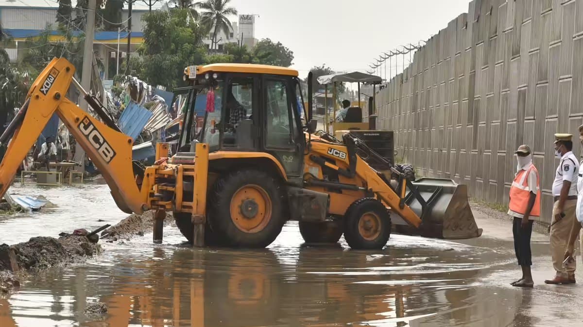 Who owns the JCB is it a Indian company know the interesting facts