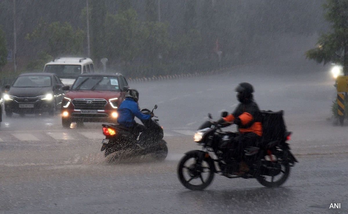 Rain: ‌‌এক দিনে ১১১ মিলিমিটার বৃষ্টি!‌ ১৩৩ বছরের রেকর্ড ভাঙল বেঙ্গালুরু 