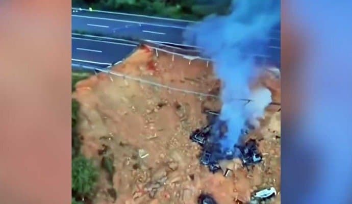  19 killed as highway collapses in China
