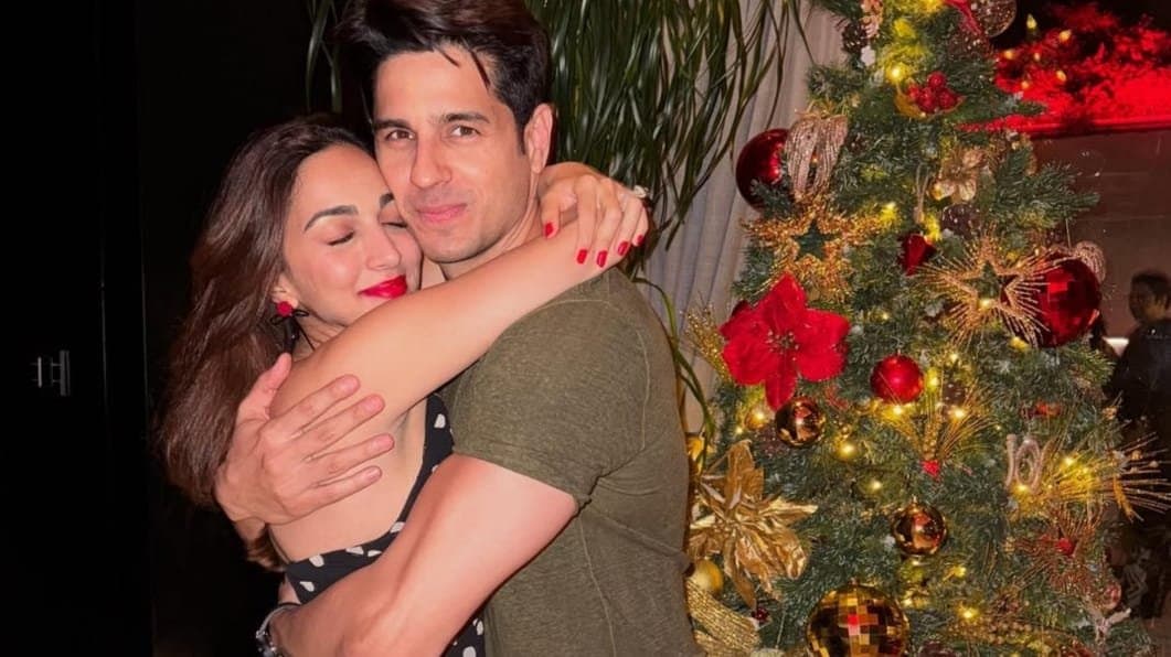  sidharth malhotra and kiara advani share a christmas picture fans speculate their pregnancy ent