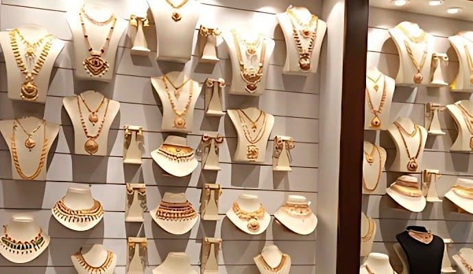 Jewellery Shop: এবার আলিপুরদুয়ার, দোকান মালিককে গুলি করে গয়না নিয়ে চম্পট দিল দুষ্কৃতীরা
