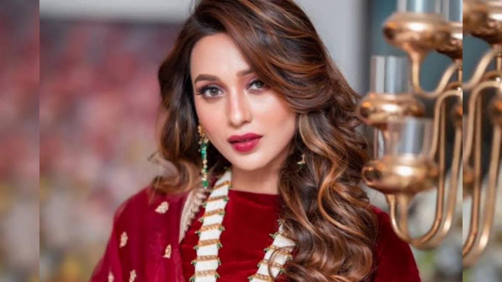 Mimi Chakraborty made a healthy juice in Thailand viral video 