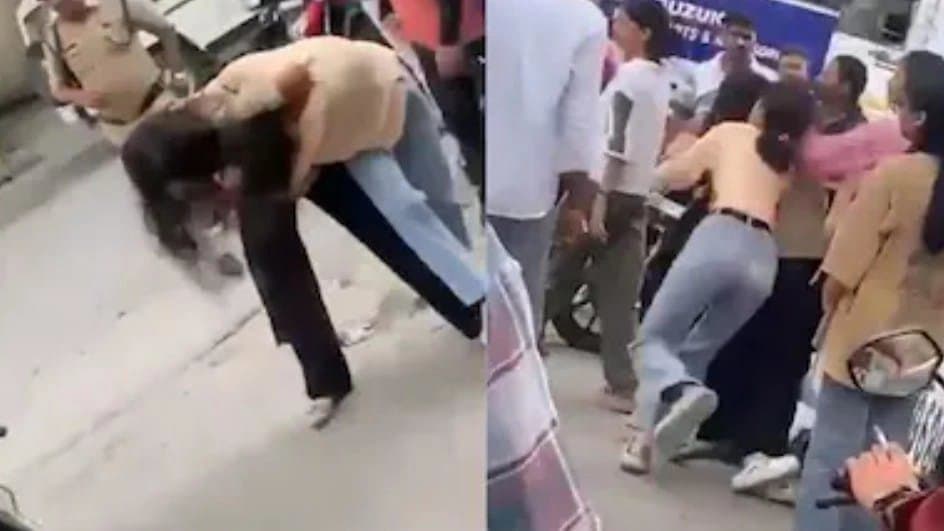 Women Slap Punch And Pull Each Others Hair In Broad Daylight 
