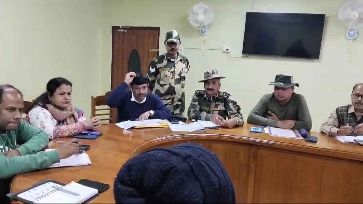 For fencing the indo-bangla border bsf met local administration gnr 