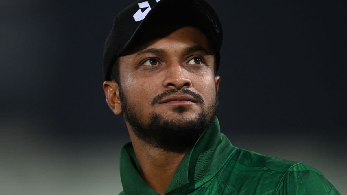 Star all rounder Shakib Al Hasan has been picked by the Lahore Qalandars in PSL 