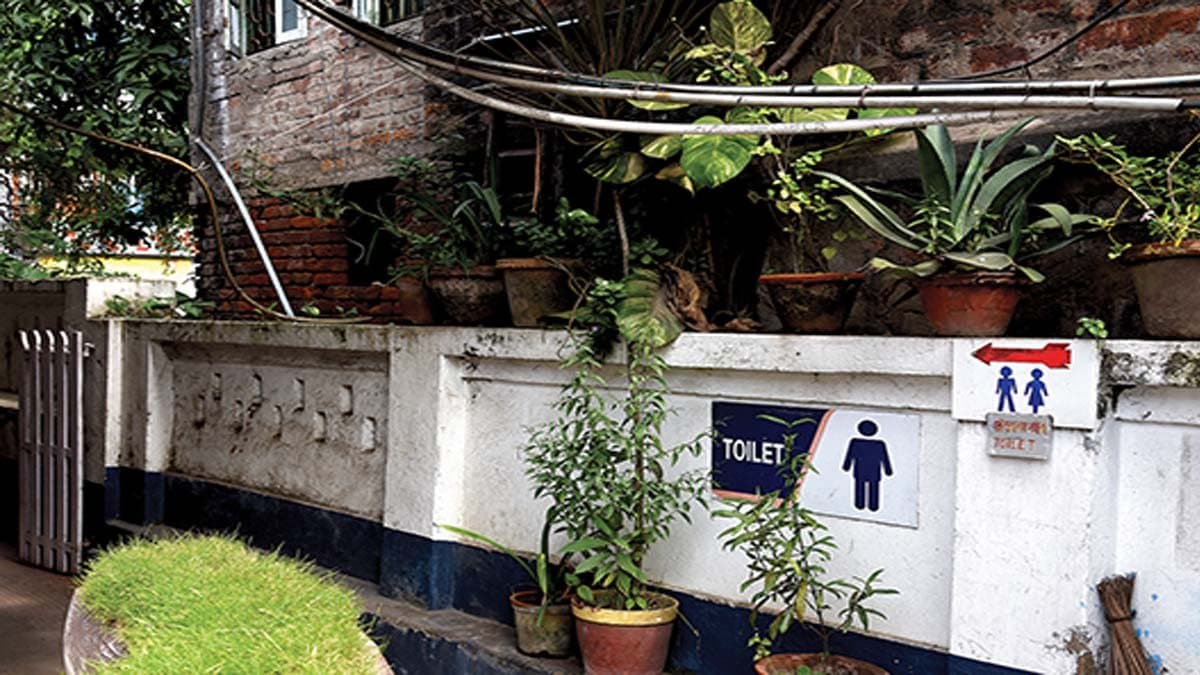 Toilets in petrol pumps only for customers not general public order by Kerala High Court