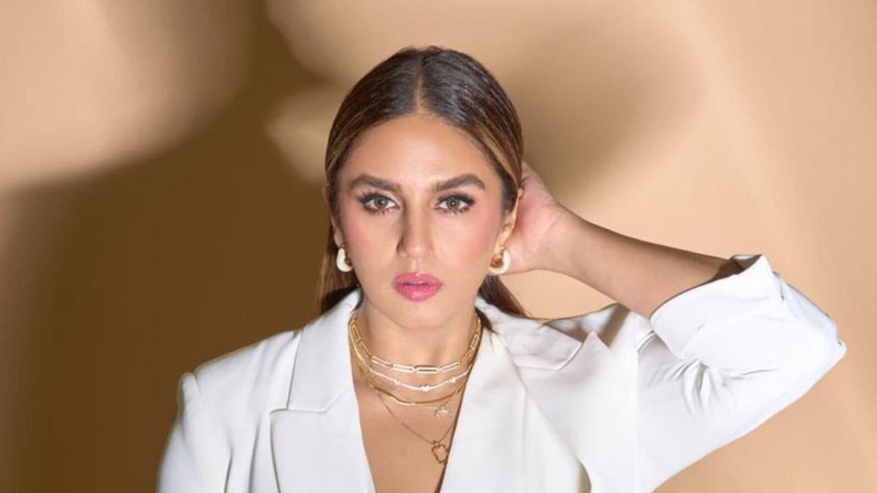 Huma Qureshi talks about eve teasing and online harassment says punishment for both should be same