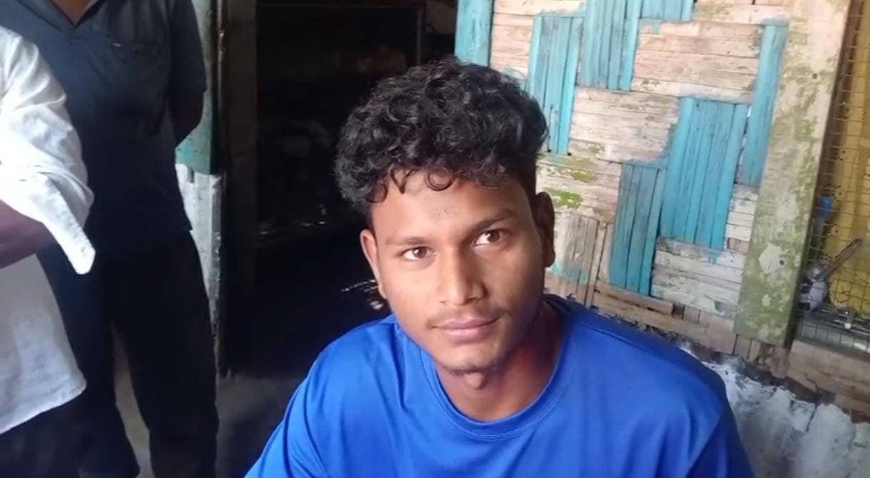 SIR In West Bengal: 17 Year Old Boy Working As BLO Due to Mother Illness