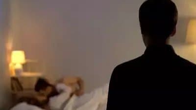 Husband caught Wifes Extra Marital Affair at Home Then this happened
