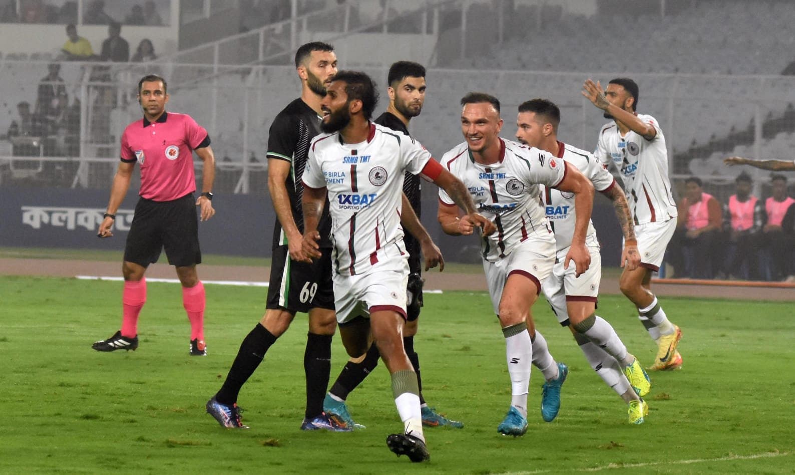 Mohun Bagan defeats Mohammedan Sporting by big margin, advances towards league shield win_gnr