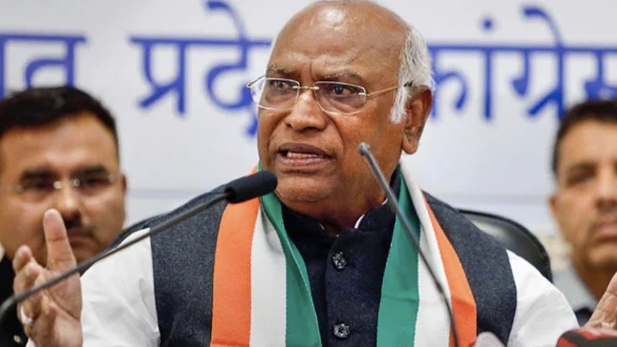 Mallikarjun Kharge: মোদির শপথগ্রহণ অনুষ্ঠানে উপস্থিত থাকবেন মল্লিকার্জুন খাড়গে 