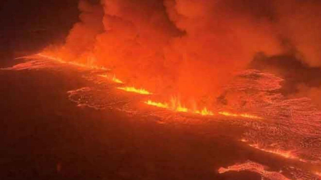 Iceland hit by 700 earthquakes in 48 hours 