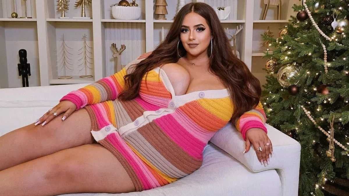 Plus size model thinks people are attracted to her because of her weight