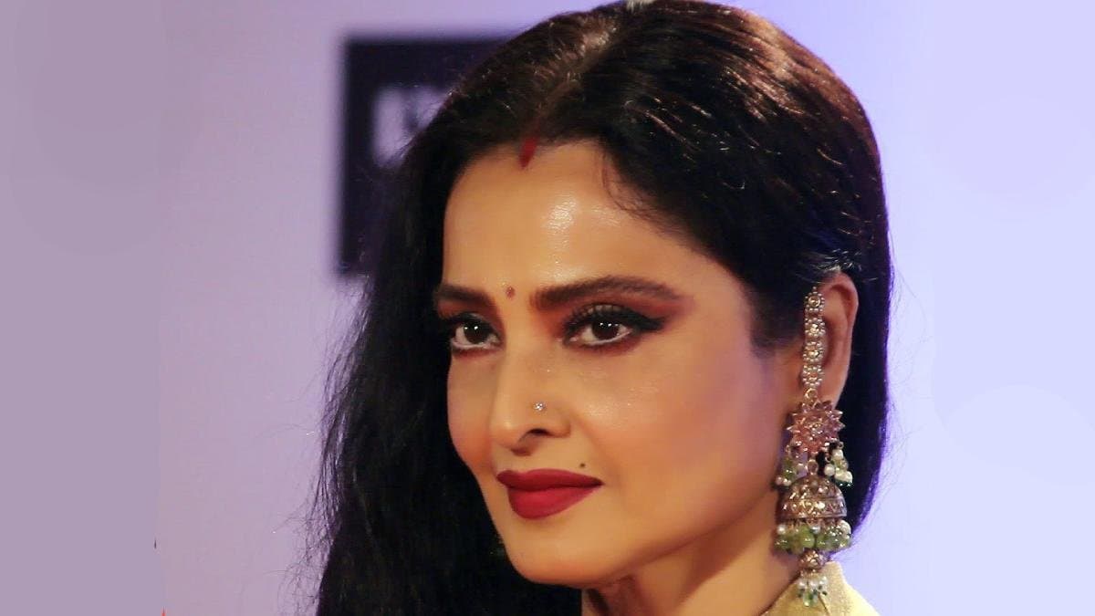 Top entertainment stories of bollywood when Rekha opened up about her past
