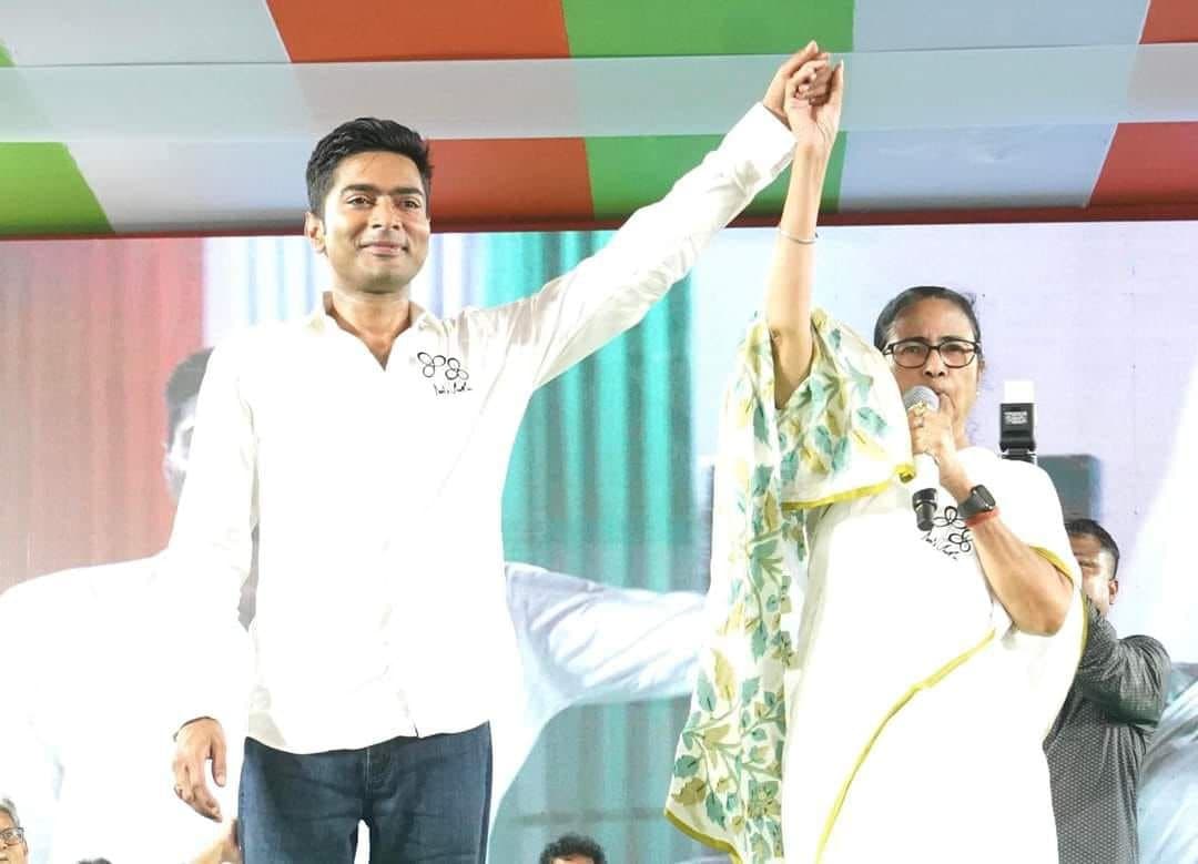 Mamata-Abhishek: 'আড়াই বছর বয়স থেকে ও রাজনীতি করে', অভিষেকের ভূয়সী প্রশংসা মমতার 