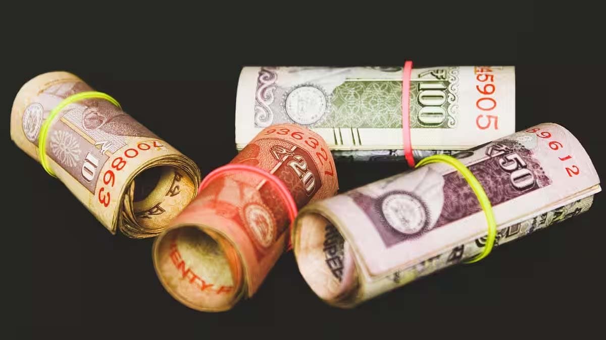 Interested in building a retirement fund of Rupees five six and seven crore at the age of 40 Know the monthly SIP investment amount