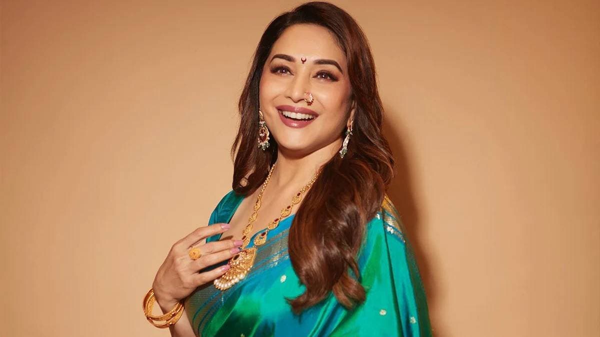  1000 People and 10 Days of Rehearsal: Madhuri Dixit s Most Iconic Dance Revealed