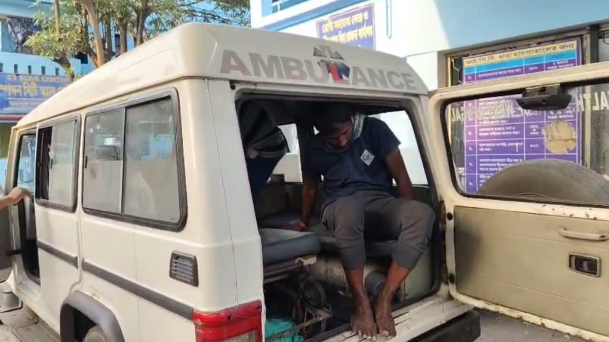 Labour engaged in making Jagannath temple entry gate in Digha received injuries