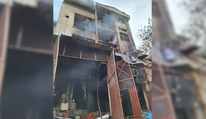 Delhi:‌ দিল্লিতে কারখানায় ভয়াবহ অগ্নিকাণ্ড, মৃত অন্তত তিন