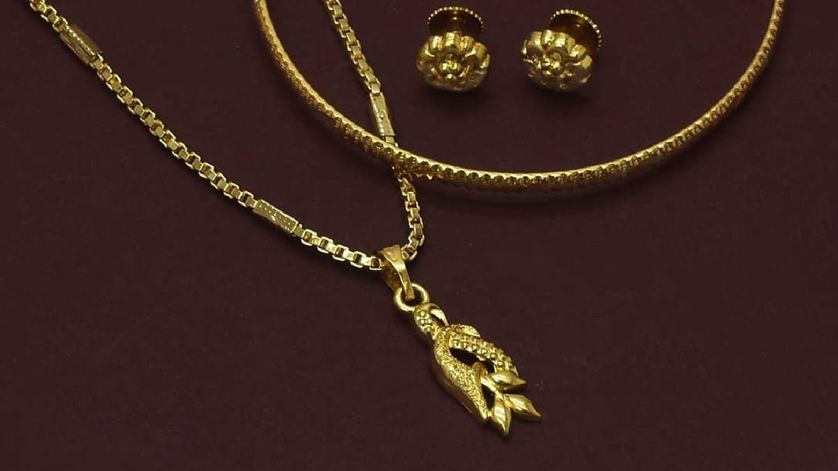 Gold price in kolkata more than delhi today Check 22 Carat Rate In Your City On November 29 gnr 