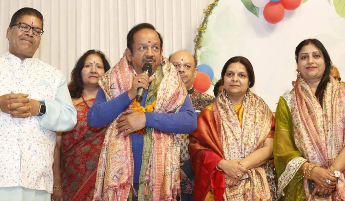 Harsh Vardhan: বিজেপির প্রার্থী তালিকায় নাম নেই, রাজনীতি থেকে সরলেন হর্ষ বর্ধন!