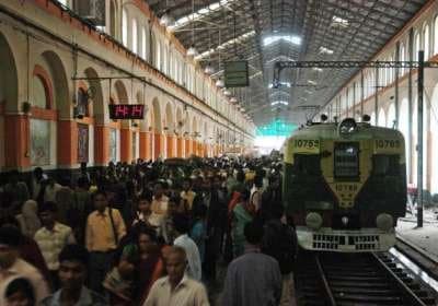 local train services start in howrah and sealdah section