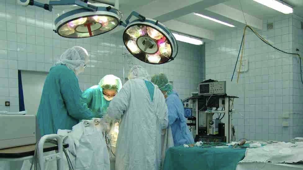 Medical malpractice and criminal offence against plastic surgeon in us gnr 