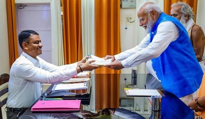 Narendra Modi: নেই বাড়ি-গাড়ি, ৩ কোটি টাকার সম্পত্তির মালিক মোদি 