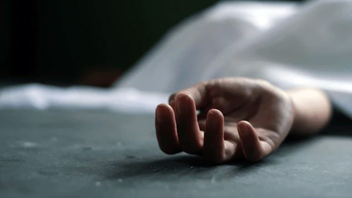 Bengaluru student, 19, dies gnr 