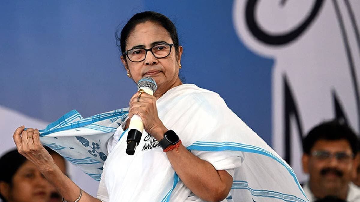 West Bengal CM Mamata Banerjee is the poorest in India 
