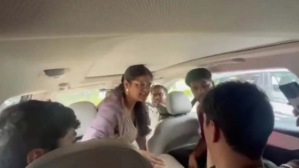 Lucknow Amity student slapped 50 to 60 Times on campus see viral video