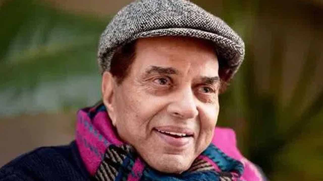 Controversy Of Bollywood Actor Dharmendra 