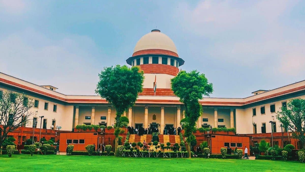 Supreme Court of India asked centre to describe the standard operating procedure for infiltrator pushback