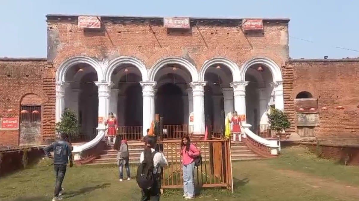 শীতে পর্যটনের নতুন ঠিকানা টাকির রাজবাড়ি, ঘোরার সঙ্গে উপরি পাওনা লোভনীয় খাবার