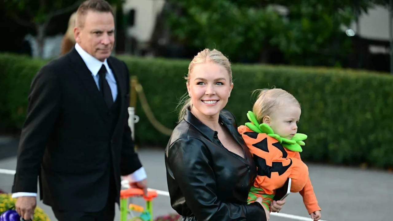 সম্পর্কে 'সুগার ড্যাডি' সমীকরণ কাকে বলে?